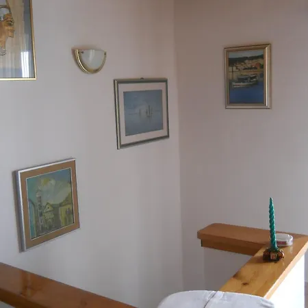 Ada Novak דירה *